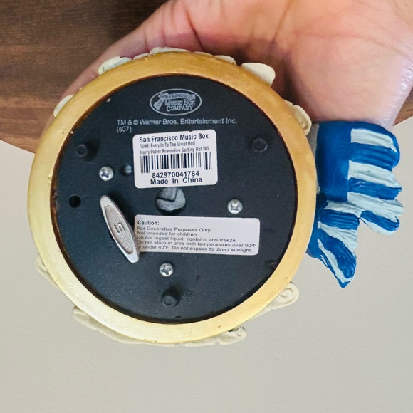 Harry Potter Ravenclaw Hogwarts Sorting Hat Water Globe San Francisco Music Box - Picture 8 of 9